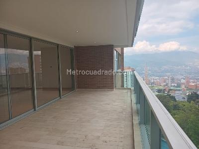 Apartamento de 3 alcobas en arriendo en El Tesoro, Medellín, 278 m² · foto 19 de 19