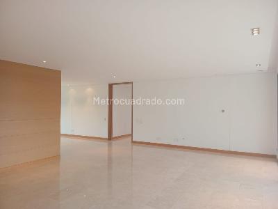 Apartamento de 3 alcobas en arriendo en El Tesoro, Medellín, 278 m² · foto 2 de 19