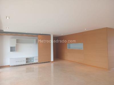 Apartamento de 3 alcobas en arriendo en El Tesoro, Medellín, 278 m² · foto 3 de 19