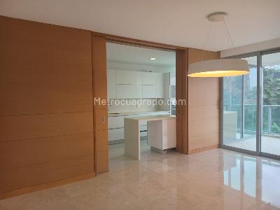 Apartamento de 3 alcobas en arriendo en El Tesoro, Medellín, 278 m² · foto 4 de 19