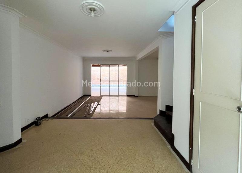 Spacious 4BR House Near Amenities in El Poblado