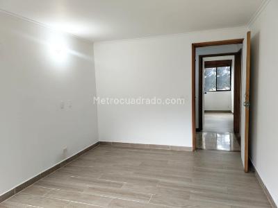 Apartamento de 4 alcobas en arriendo en El Poblado, Medellín, 185 m² · foto 10 de 18