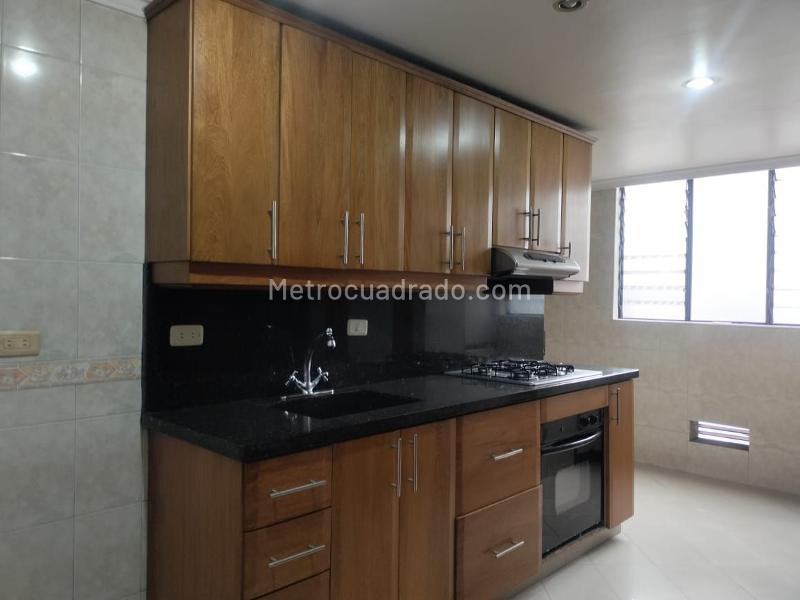 Apartamento de 4 Alcobas con Amenidades Completas en El Poblado - 5