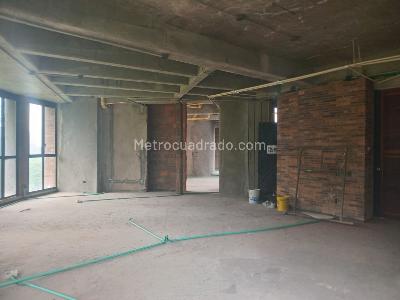 Apartamento de 2 alcobas en venta en El Poblado, Medellín, 203 m² · foto 2 de 12