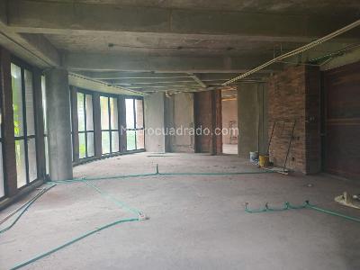 Apartamento de 2 alcobas en venta en El Poblado, Medellín, 203 m² · foto 5 de 12