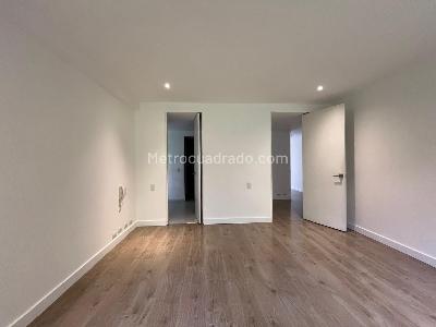 Apartamento de 3 alcobas en arriendo en El Poblado, Medellín, 218 m² · foto 9 de 18