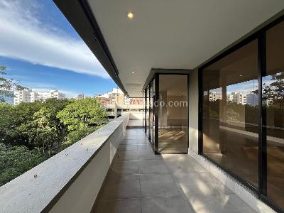 Apartamento de 3 alcobas en venta en El Poblado, Medellín, 218 m² · foto 18 de 18