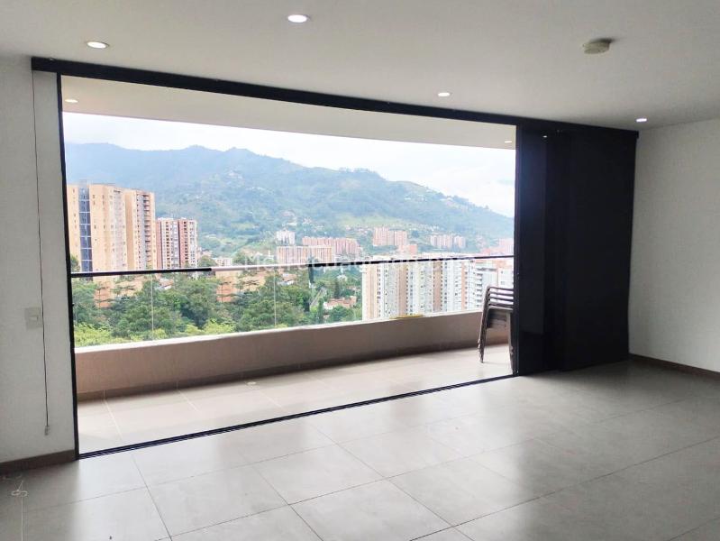 Apartamento en arriendo en Envigado con 3 alcobas y amenidades - 2