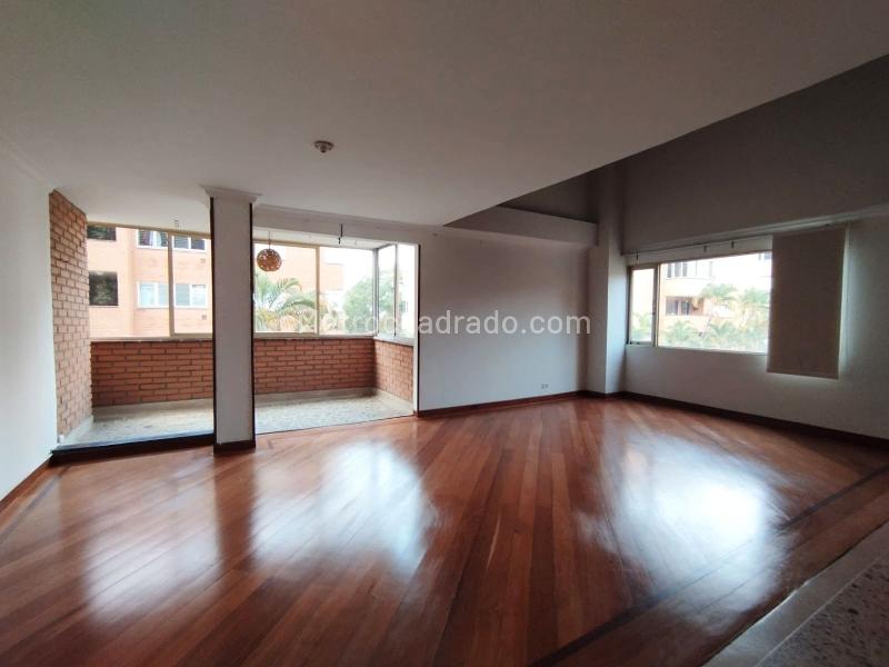 4BR Apartment for Rent in El Poblado (Gated Unit, 2 Levels)