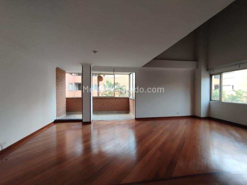 Apartamento de 4 Alcobas en El Poblado (Unidad Cerrada, 2 Niveles) - 2