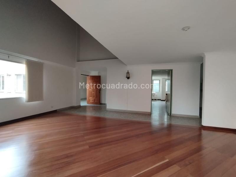 Apartamento de 4 Alcobas en El Poblado (Unidad Cerrada, 2 Niveles) - 3