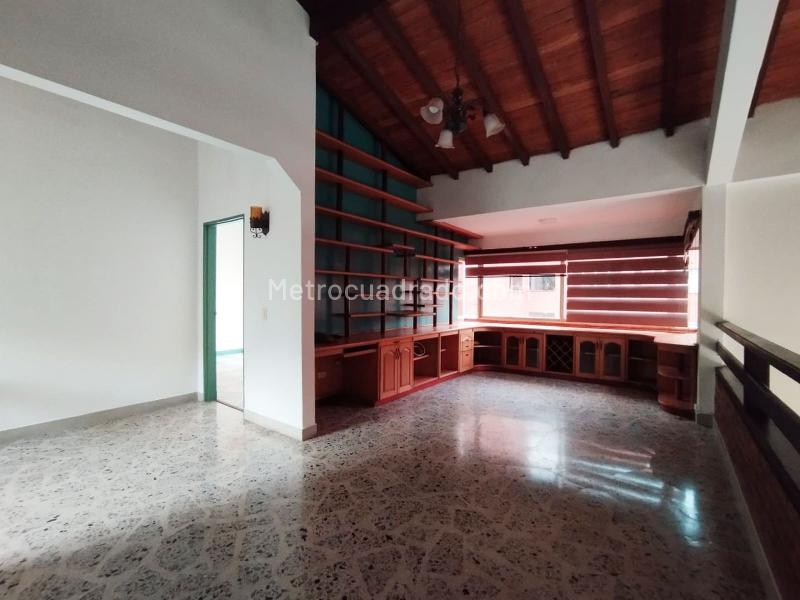 Apartamento de 4 Alcobas en El Poblado (Unidad Cerrada, 2 Niveles) - 6