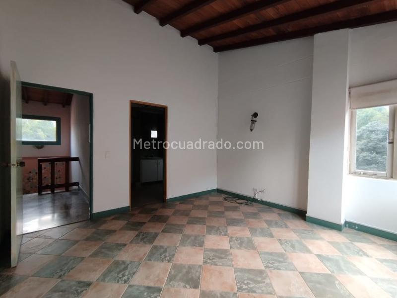 Apartamento de 4 Alcobas en El Poblado (Unidad Cerrada, 2 Niveles) - 9