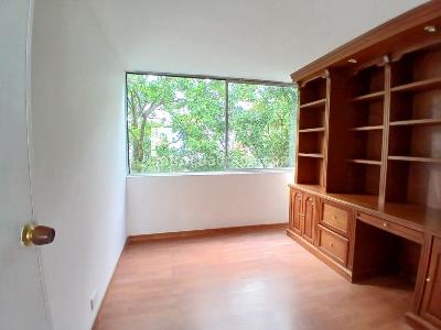 Apartamento de 3 alcobas en arriendo en Los Balsos, Medellín, 108 m² · foto 10 de 13