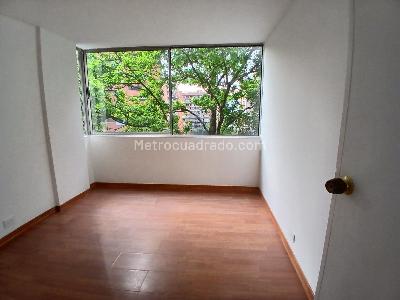 Apartamento de 3 alcobas en arriendo en Los Balsos, Medellín, 108 m² · foto 8 de 13