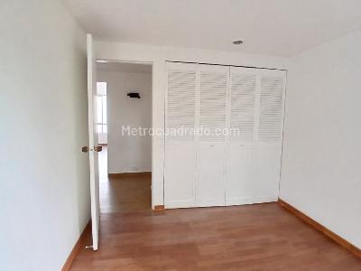 Apartamento de 3 alcobas en arriendo en Los Balsos, Medellín, 108 m² · foto 9 de 13