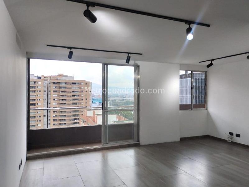 2BR Apartment with Balcony and Covered Parking in El Poblado
