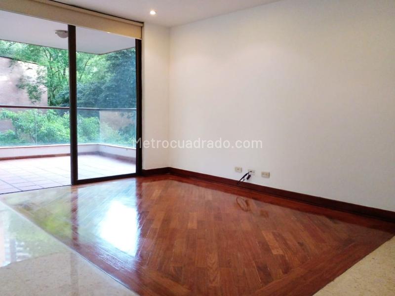 3BR Apartment with 4 Baths in El Poblado - 3