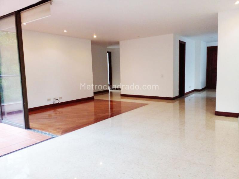 3BR Apartment with 4 Baths in El Poblado - 4
