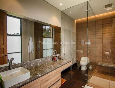 Casa de 3 alcobas en venta en Envigado, Envigado, 650 m² · foto 11 de 14