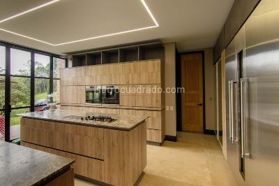 Casa de 3 alcobas en venta en Envigado, Envigado, 650 m² · foto 3 de 14