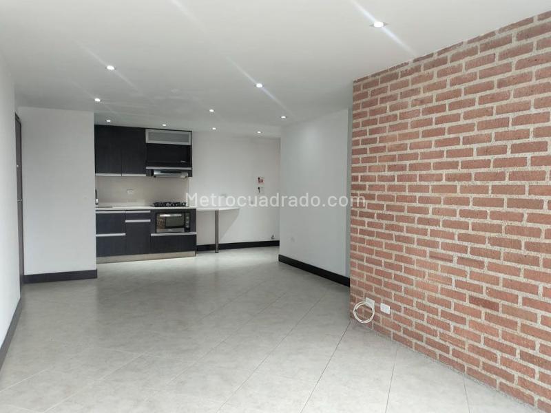 Spacious 3BR Apartment with Pool in El Poblado - 4