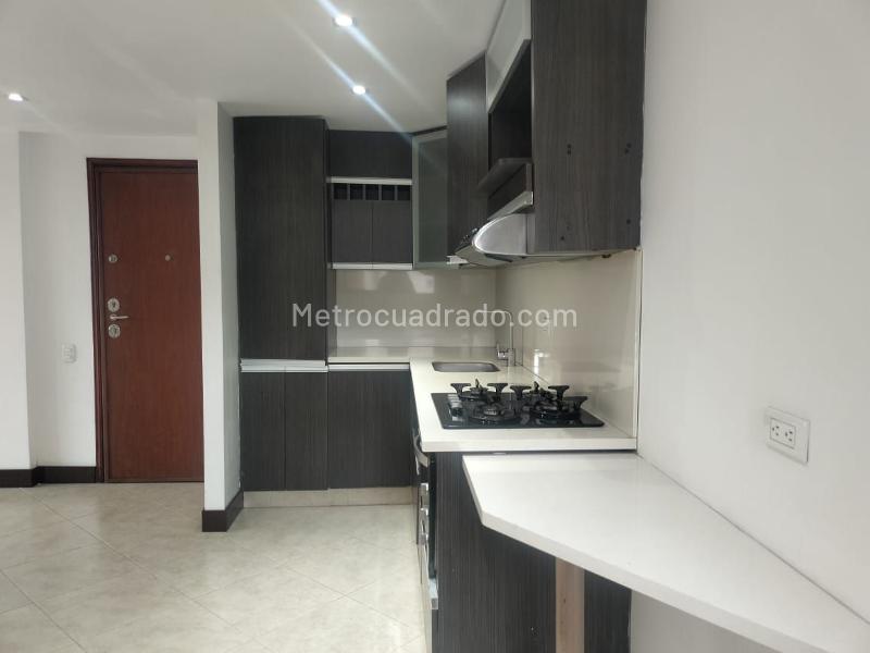 Spacious 3BR Apartment with Pool in El Poblado - 6