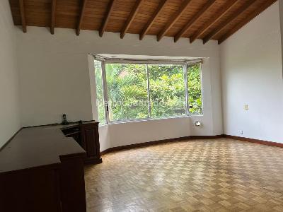 Casa de 3 alcobas en venta en La Sebastiana, Envigado, 240 m² · foto 10 de 20