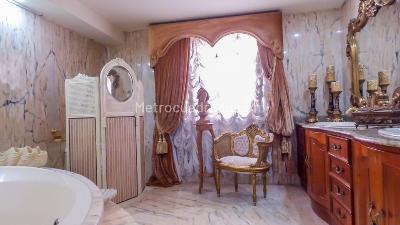 Casa de 4 alcobas en venta en El Poblado, Medellín, 700 m² · foto 13 de 20