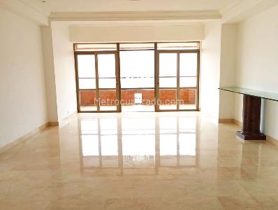 Apartamento en venta en El Poblado, Medellín · foto 3 de 19