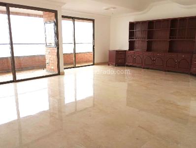 Apartamento en venta en El Poblado, Medellín · foto 4 de 19