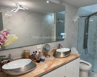 Casa de 4 alcobas en arriendo en El Poblado, Medellín, 334 m² · foto 13 de 19