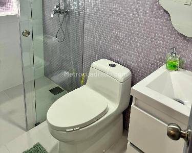 Casa de 4 alcobas en arriendo en El Poblado, Medellín, 334 m² · foto 14 de 19