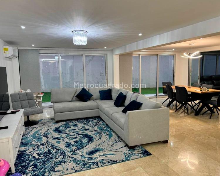 Furnished 4BR House with Pool in El Poblado