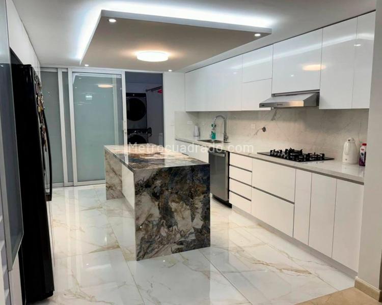 Furnished 4BR House with Pool in El Poblado - 4