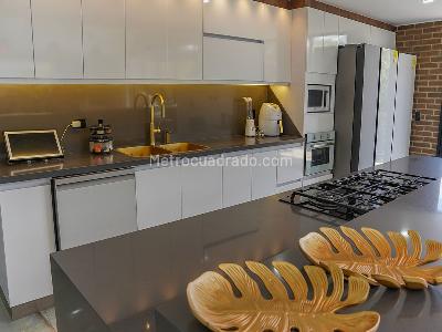Casa de 5 alcobas en venta en Envigado, Envigado, 670 m² · foto 4 de 20