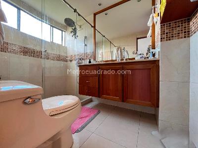 Apartamento de 3 alcobas en venta en El Poblado, Medellín, 178 m² · foto 16 de 19