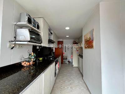 Apartamento de 3 alcobas en venta en El Poblado, Medellín, 178 m² · foto 6 de 19