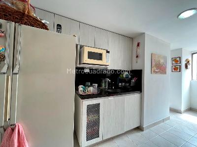 Apartamento de 3 alcobas en venta en El Poblado, Medellín, 178 m² · foto 7 de 19