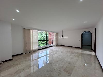 Apartamento de 3 alcobas en venta en El Poblado, Medellín, 119 m² · foto 2 de 15