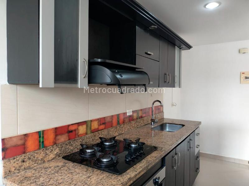 3BR Apartment in El Poblado Gated Unit near Metro with Pool & Gym - 7
