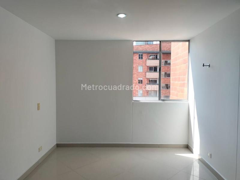 3BR Apartment in El Poblado Gated Unit near Metro with Pool & Gym - 8