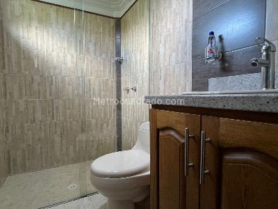 Casa de 5 alcobas en venta en Rionegro, Rionegro, 492 m² · foto 15 de 19