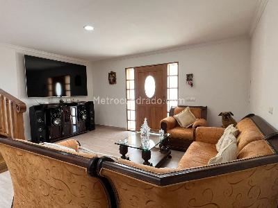 Casa de 5 alcobas en venta en Rionegro, Rionegro, 492 m² · foto 2 de 19