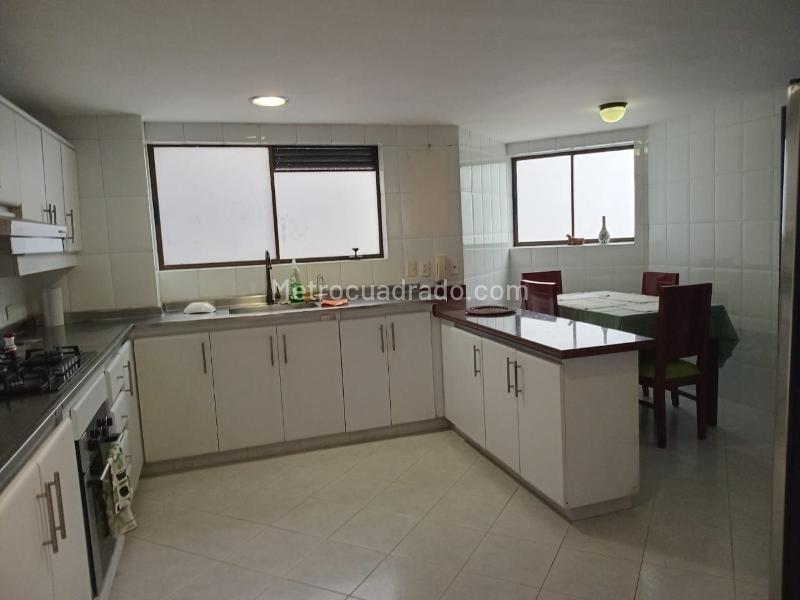 Apartamento Amoblado de 3 Alcobas en El Poblado (3 Baños) - 7