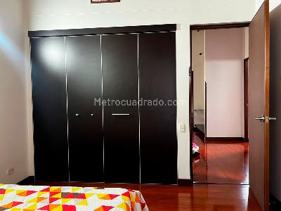 Casa de 5 alcobas en venta en Envigado, Envigado, 240 m² · foto 9 de 16