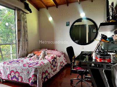 Casa de 5 alcobas en venta en Envigado, Envigado, 240 m² · foto 10 de 16