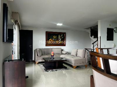 Casa de 5 alcobas en venta en Envigado, Envigado, 240 m² · foto 2 de 16
