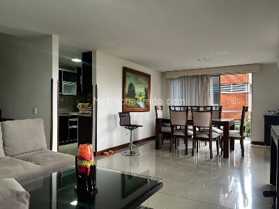 Casa de 5 alcobas en venta en Envigado, Envigado, 240 m² · foto 3 de 16