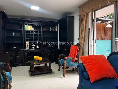 Casa de 5 alcobas en venta en Envigado, Envigado, 240 m² · foto 6 de 16
